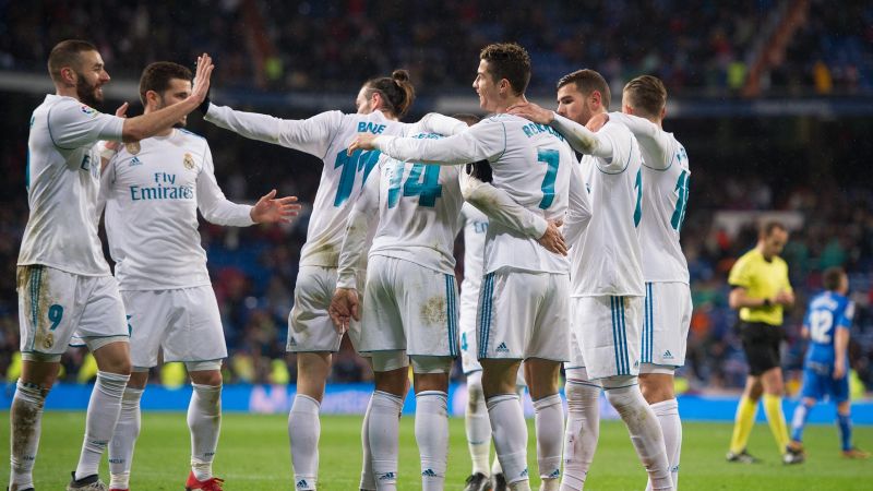 Cristiano Ronaldo cán mốc 300 bàn tại La Liga, Real lên Top 3 ảnh 2